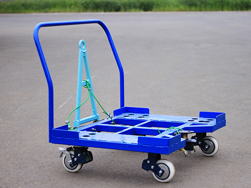 輪子明澤(ze)藍白6寸萬(wan)向帶刹車(che)